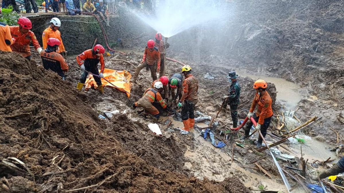 Tanah Longsor di Wlingi Blitar Tewaskan Pencari Rumput Saat Hujan Lebat