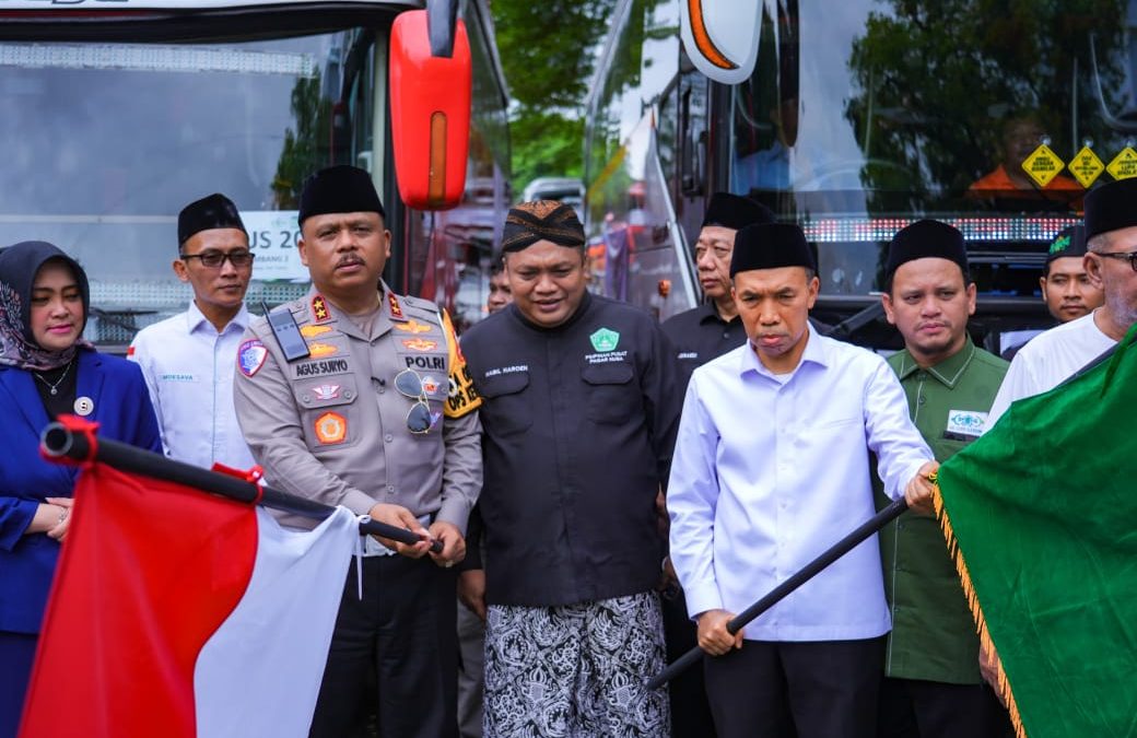 Pemudik Program SeruNU Tiba di Lamongan, Disambut Haru Keluarga di Mapolres