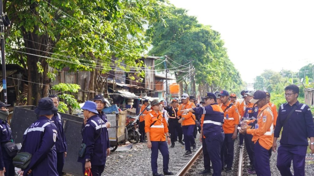 Double Track, KAI Daop 8 Surabaya dan BTP Kelas I Surabaya Cek Lintas Jalan Kaki Wonokromo–Sepanjang
